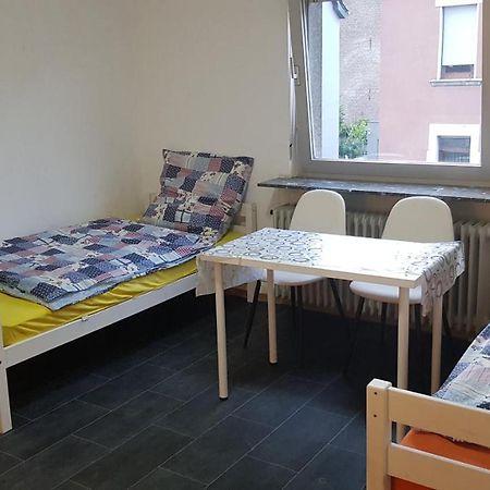 Handwerker Unterkunft Monteurzimmer Mit Gemeinschaftsbad In Brebach Saarbrücken Esterno foto