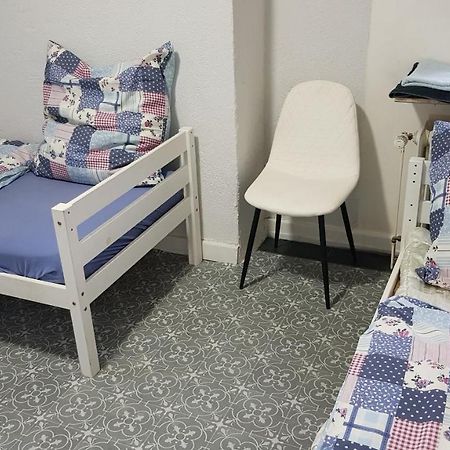 Handwerker Unterkunft Monteurzimmer Mit Gemeinschaftsbad In Brebach Saarbrücken Esterno foto