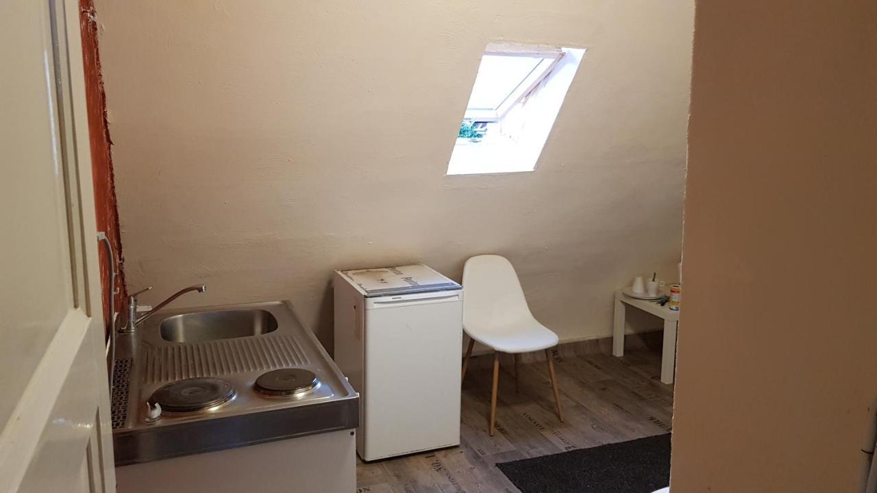 Handwerker Unterkunft Monteurzimmer Mit Gemeinschaftsbad In Brebach Saarbrücken Esterno foto