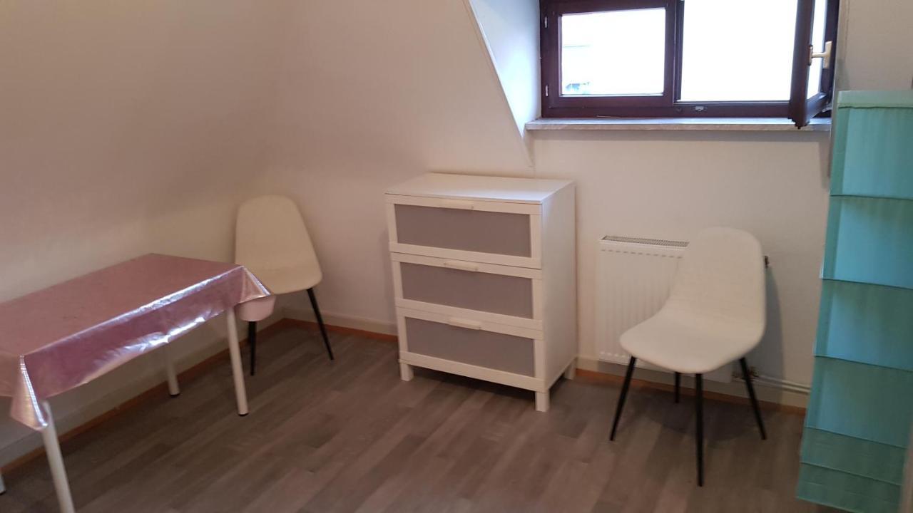 Handwerker Unterkunft Monteurzimmer Mit Gemeinschaftsbad In Brebach Saarbrücken Esterno foto